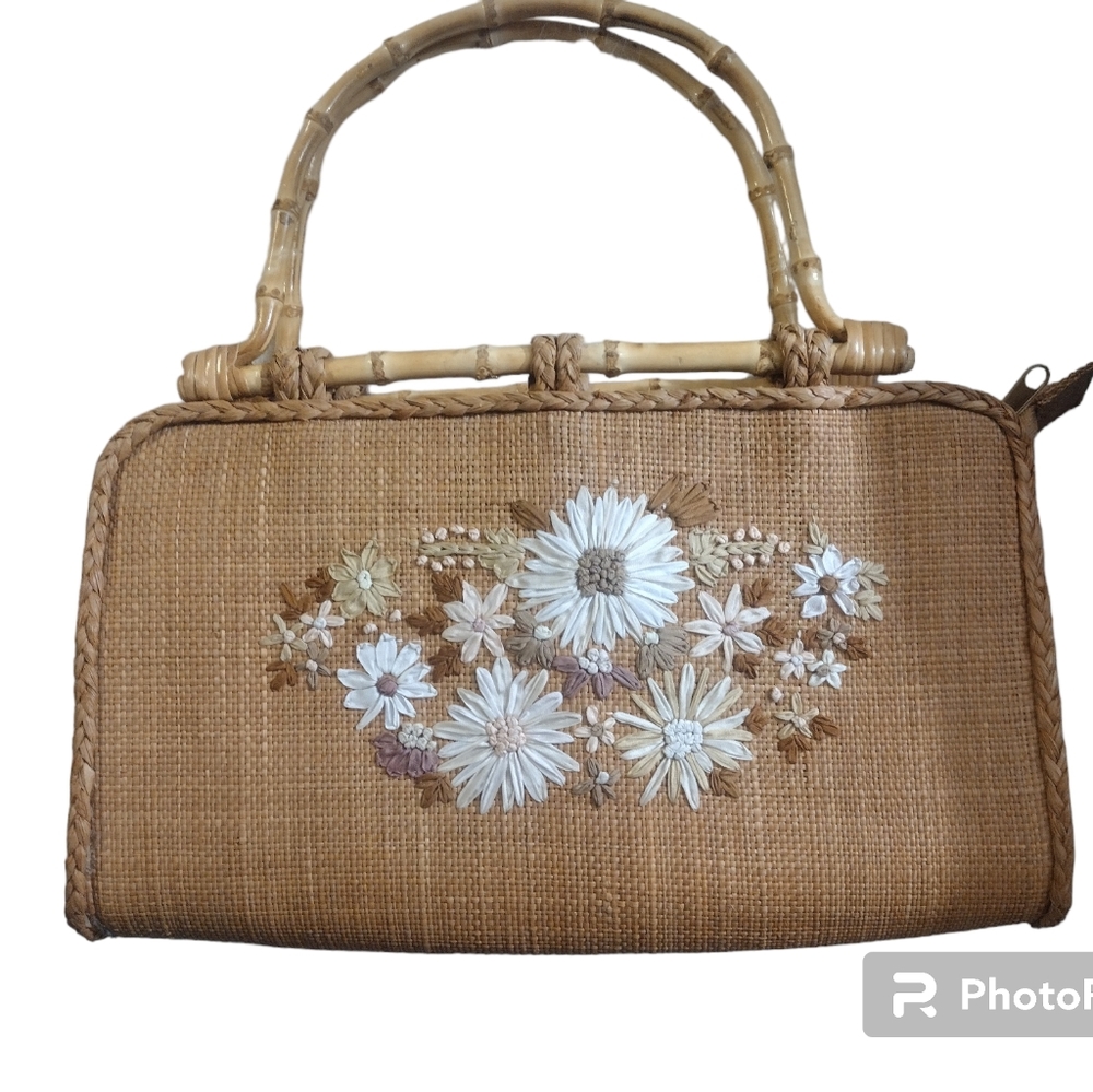 Straworld Inc. Cappelli purse